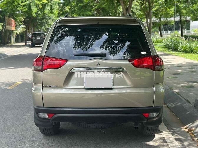 Mitsubishi Pajero Sports 2016 2.5 máy dầu số sàn