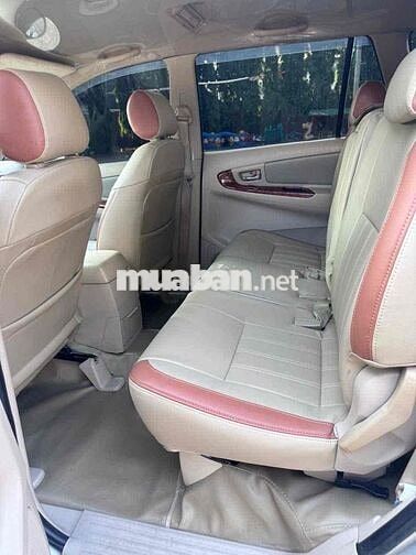 Toyota Innova 2008G Bạc 7 chỗ