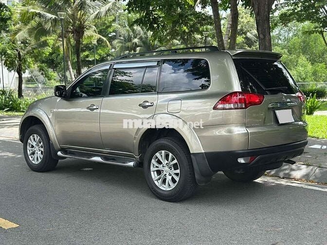 Mitsubishi Pajero Sports 2016 2.5 máy dầu số sàn