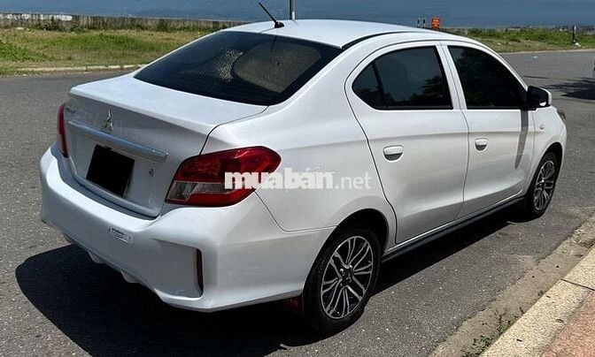 Mitsubishi Attrage 2021 số sàn màu trắng
