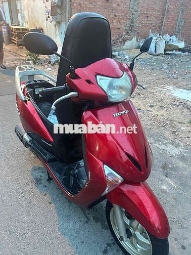 Honda Lead 2011 biển SG . máy êm như xe điện