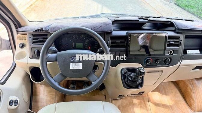 Ford Transit 2017 Bản Trung Bạc