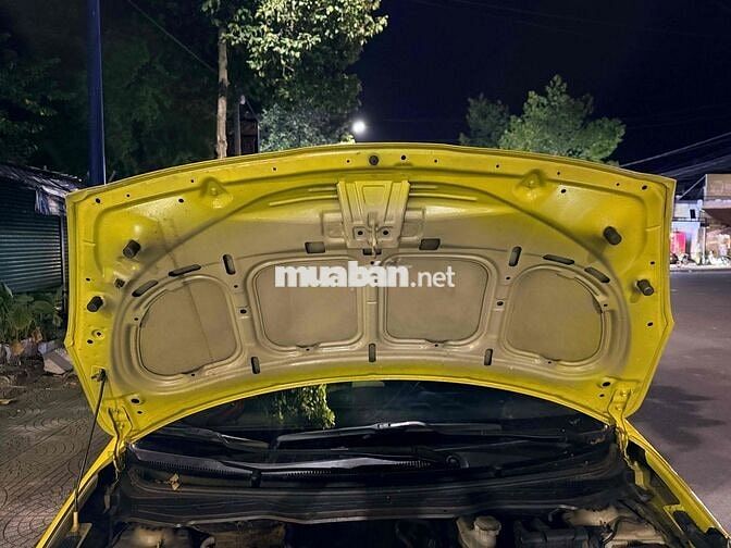 Hyundai i20 2011 Vàng 5 chỗ
