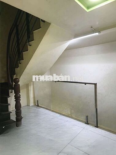 Cho thuê nhà Mặt Tiền Nguyễn Trãi, P10,Q5 4x9 4.5 tấm 4 phòng