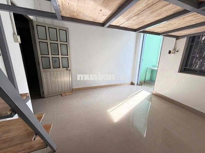 CHO THUÊ PHÒNG CÓ GÁC BAN CÔNG GIÁ SIÊU RẺ NGAY LUỸ BÁN BÍCH - ĐẦM SEN