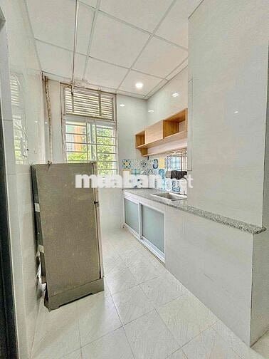 DUPLEX TÁCH BẾP FULL NỘI THẤT NGAY CHỢ HOÀNG HOA THÁM