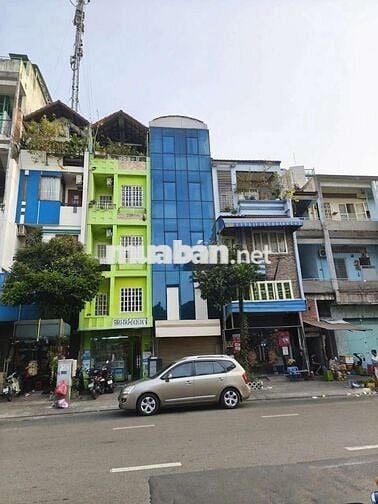 Cho thuê nhà Mặt Tiền Nguyễn Trãi, P10,Q5 4x9 4.5 tấm 4 phòng