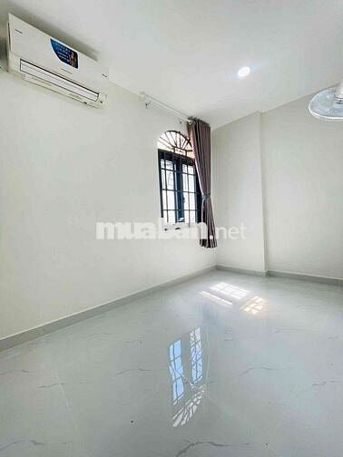NHÀ PHAN VĂN TRỊ P11 BÌNH THẠNH 4 TẦNG NỞ HẬU GẦN MT 5.45 TỶ TL
