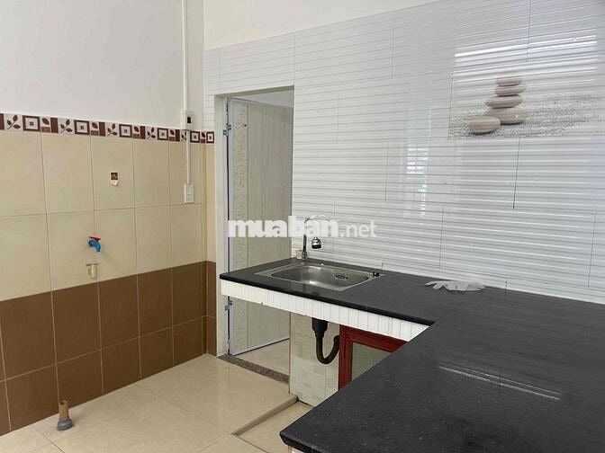 Cho thuê nhà kiệt 75 Nguyễn Văn Linh Hải Châu gần đường chính