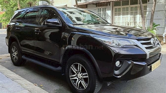 Gia đình bán xe Toyota Fortuner bản G SX 2019