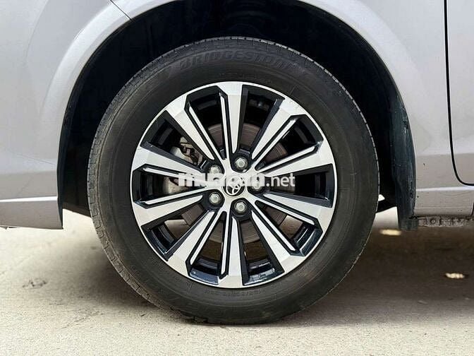 Toyota Avanza 2024 Premio 1.5CVT,màu xám