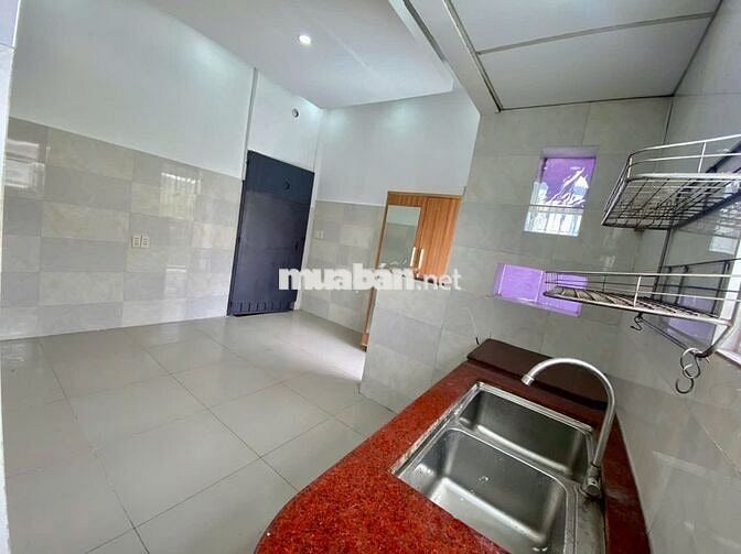 Phòng cho thuê có máy lạnh cửa sổ trời giá rẻ gần Cv Làng Hoa