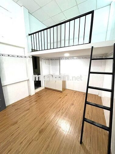 Phòng cho thuê có máy lạnh cửa sổ trời giá rẻ gần Cv Làng Hoa
