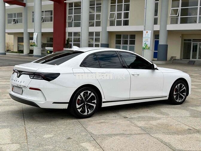VinFast Lux A Base 2022 Trắng 60000 km