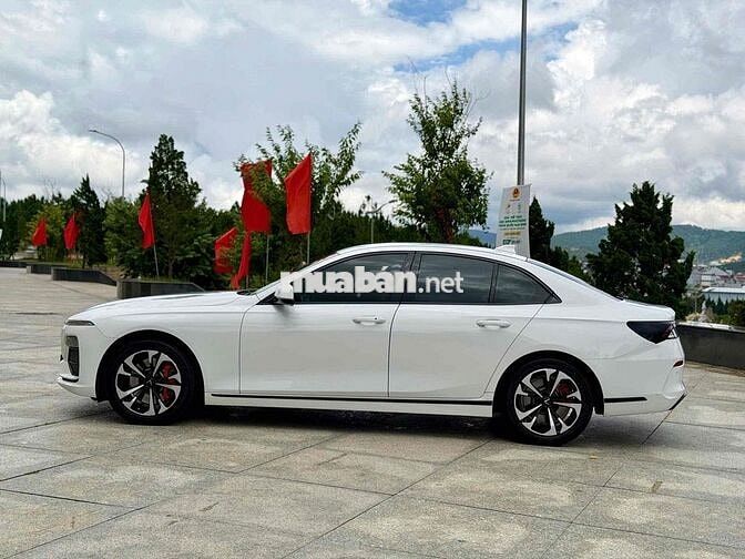 VinFast Lux A Base 2022 Trắng 60000 km