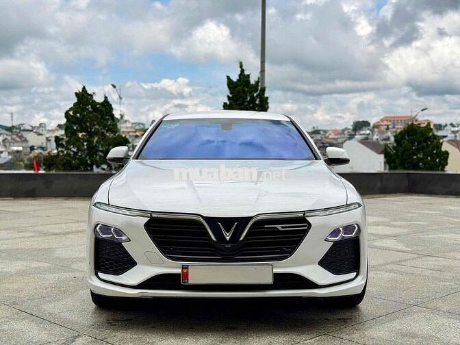 VinFast Lux A Base 2022 Trắng 60000 km