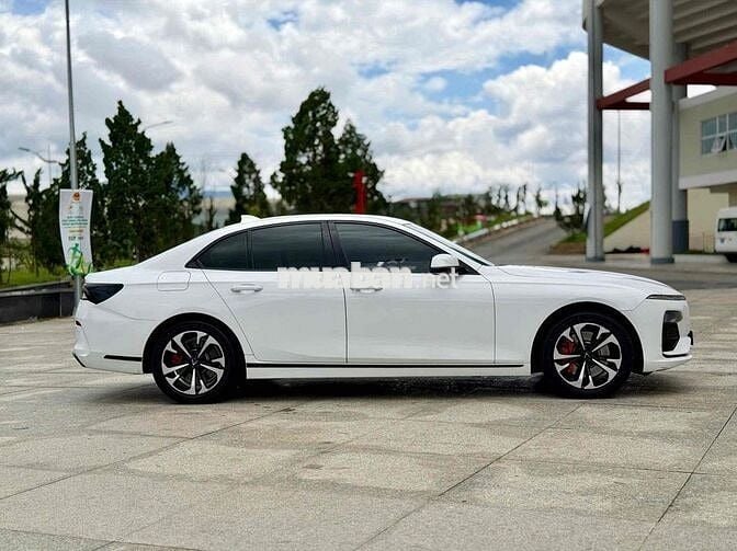 VinFast Lux A Base 2022 Trắng 60000 km