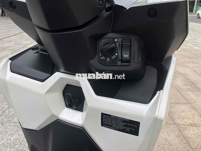 Honda Vision 125 2024 Trắng ngọc trai 3000 km