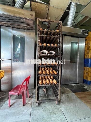 Tuyển 5 nhân viên bán bánh tại lò
