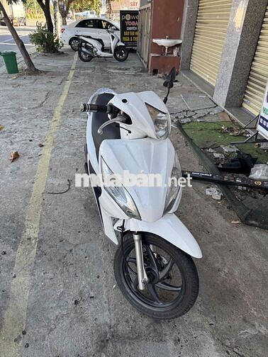 Honda Vision Trắng