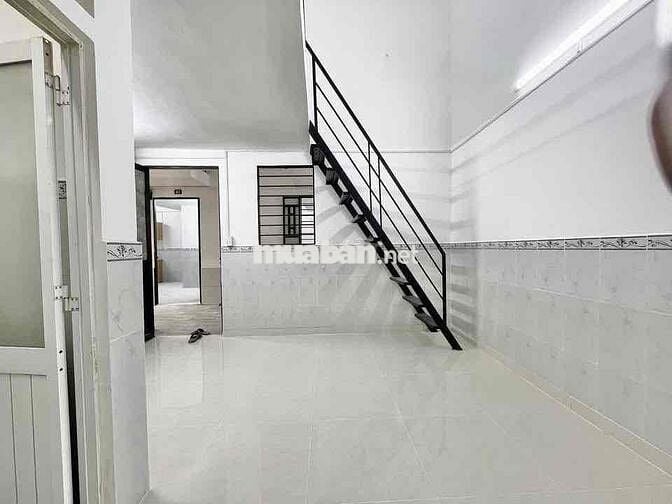 Nhà Cho Thuê 1 Trệt 1 Lầu Gác 2M Ban Công ngay Bình Trị Đông