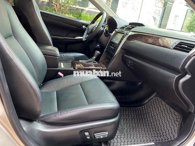 Toyota Camry 2.5 Q 2017 Ghi vàng 130.000 km