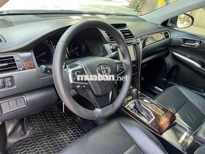Toyota Camry 2.5 Q 2017 Ghi vàng 130.000 km