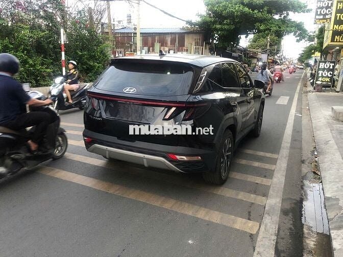Hyundai Tucson 2024 2.0 ATH đặc biệt Đen