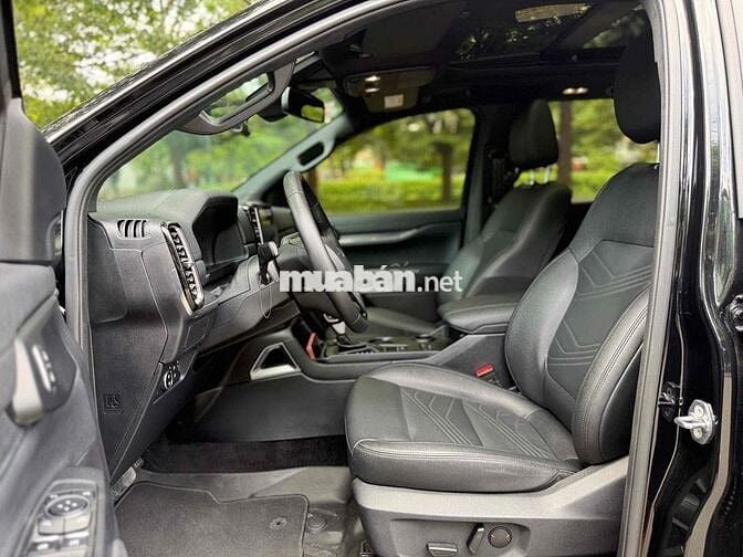Everest 2025 Titanium odo 23.000km