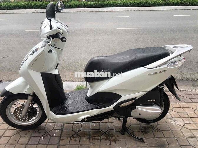 Honda Lead Trắng