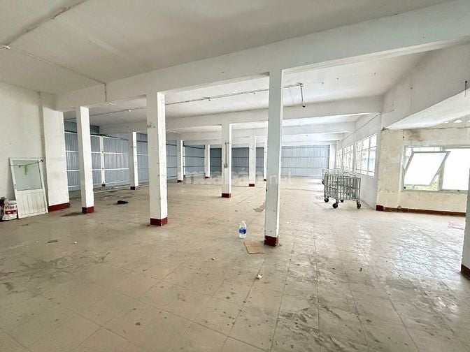 CHO THUÊ KHO - Văn Phòng Quận 10, HCM Diện tích:  Trệt 100m2 và 300m2