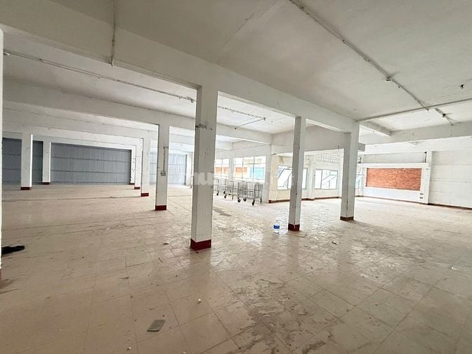 CHO THUÊ KHO - Văn Phòng Quận 10, HCM Diện tích:  Trệt 100m2 và 300m2