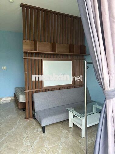 CHO THUÊ PHÒNG BAN CÔNG FULL  NỘI THẤT GẦN TRƯỜNG ĐẠI HOC 