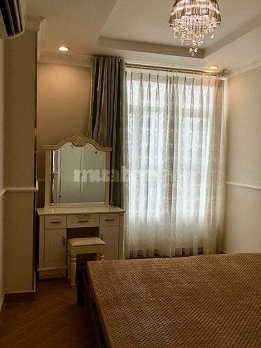 Cho thuê căn hộ Hoàng Anh Thanh Bình giá 13T/tháng 