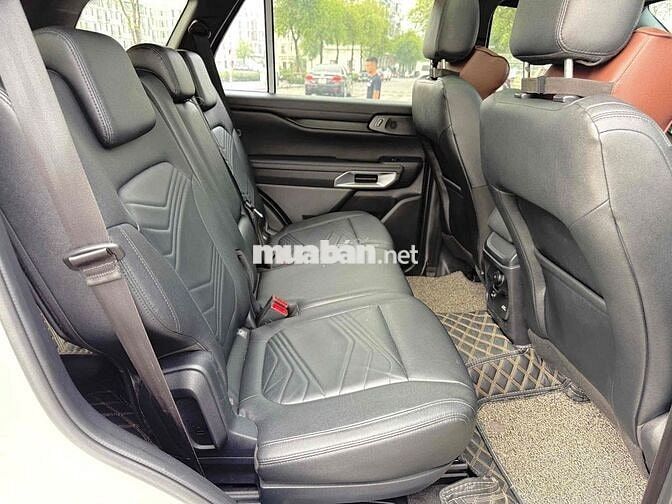 CHÍNH CHỦ BÁN XE FORD EVEREST TITANIUM 2022 TRẮNG