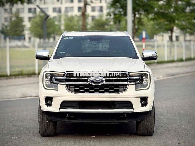 CHÍNH CHỦ BÁN XE FORD EVEREST TITANIUM 2022 TRẮNG