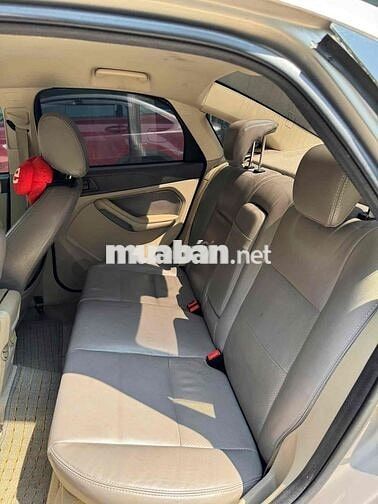 Ford Focus 2011 Số sàn Vàng cát