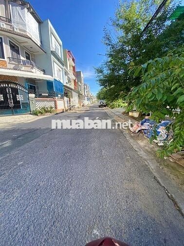 Bán căn villa nhà phố 2 mặt tiền ở và kinh doanh được
