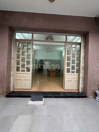 Cho thuê văn phòng đại diện tại 95 Ca Văn Thỉnh, P.11, Q.Tân Bình