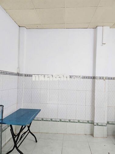 Cho thuê nhà nguyên căn hẻm 64 Nguyễn Khoái, Quận 4.