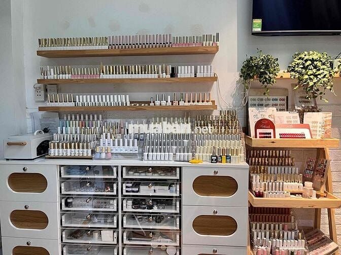 Tuyển thợ nail Quận 7, Nhà Bè