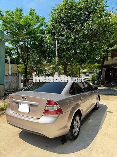 Ford Focus 2011 Số sàn Vàng cát