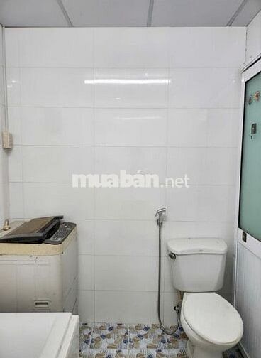 Cho thuê nhà nguyên căn hẻm 64 Nguyễn Khoái, Quận 4.