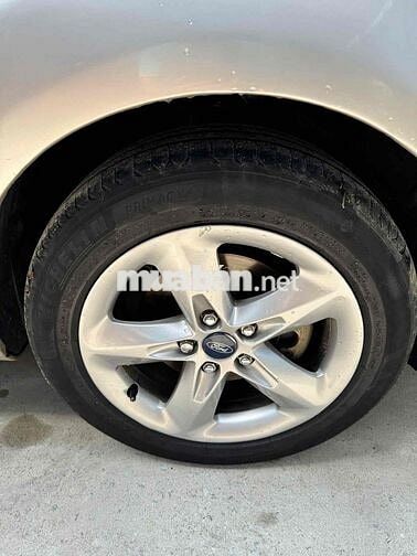 Ford Focus 2011 Số sàn Vàng cát