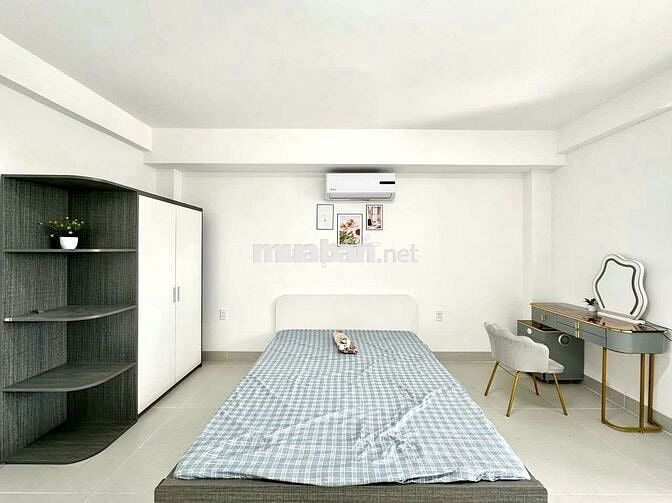 STUDIO BAN CÔNG SIÊU RỘNG GẦN VINCOM PHAN VĂN TRỊ