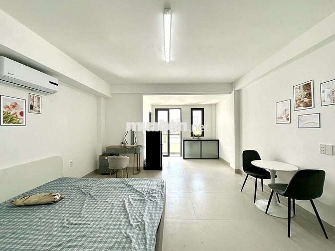 STUDIO BAN CÔNG SIÊU RỘNG GẦN VINCOM PHAN VĂN TRỊ