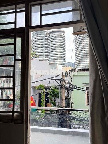Nguyên căn đẹp 2pn 3wc hẻm XVNT, P21, gần Cầu Thị Nghè