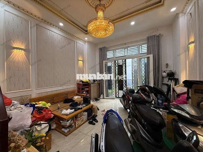 NHÀ TRỆT 2 LẦU TUM SÂN THƯỢNG HẺM XE HƠI