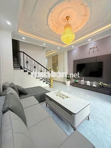 Nhà sổ riêng mới xây có thang máy đường 9m ở và kinh doanh được