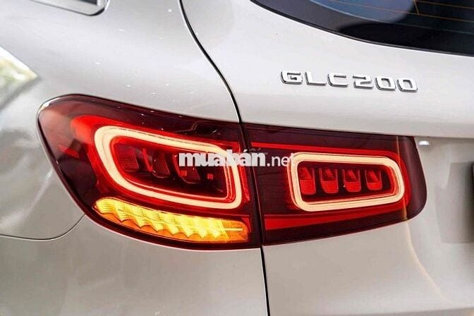Mercedes GLC200 Sx 2022 Trắng/kem 34.000 km